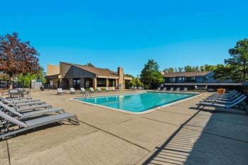 Contemporary pool design